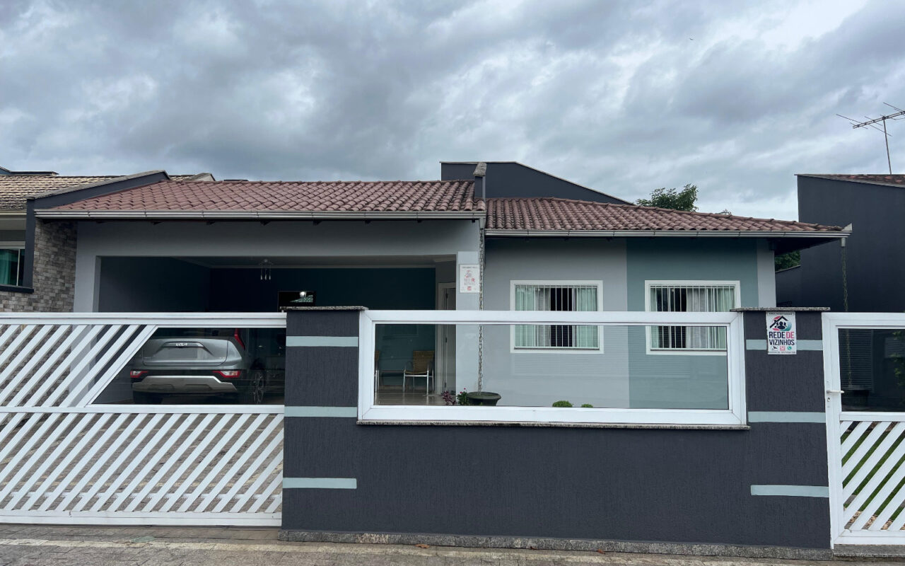 Casa semi mobiliada, churrasqueira , 2 Vagas de Garagem. Três Rios do Sul. Jaguará do Sul