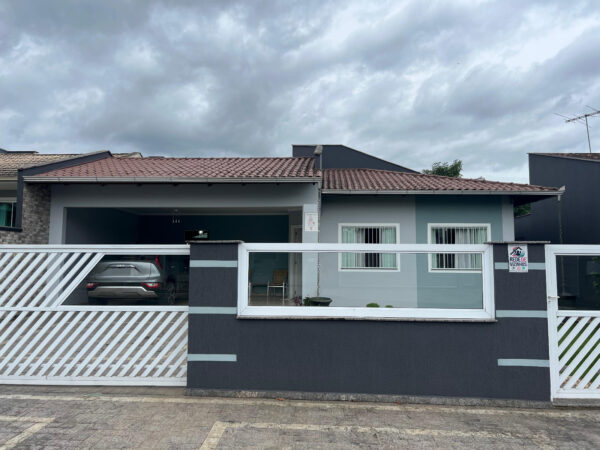 Casa semi mobiliada, churrasqueira , 2 Vagas de Garagem. Três Rios do Sul. Jaguará do Sul