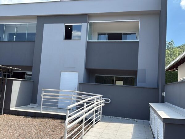 Apartamento semi mobiliado
