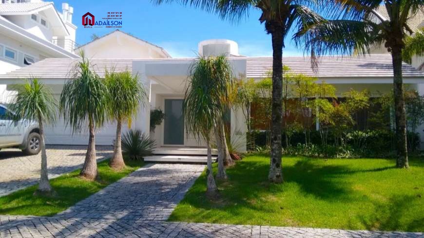 CASA A VENDA FRENTE MAR NO PASSEIO DOS NAMORADOS EM JURERÊ INTERNACIONAL FLORIPA SC