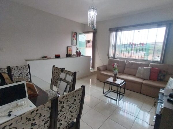 Casa com 3 Quartos, quintal, garagem para 1 carro,em Nova Guará