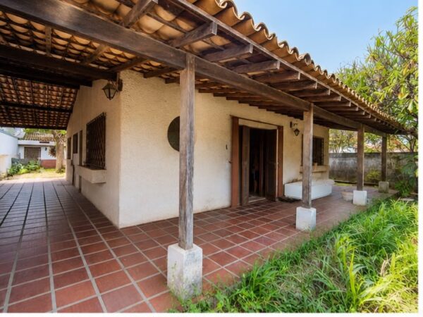 CASA À VENDA – CENTRO DE IGUABA GRANDE