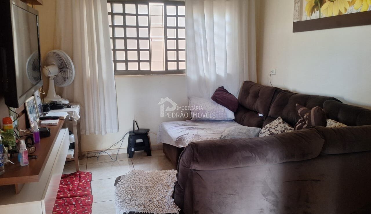 Casa de 2 quartos, 177m² no bairro Jardim Santa Lúcia, em Lençóis Paulista