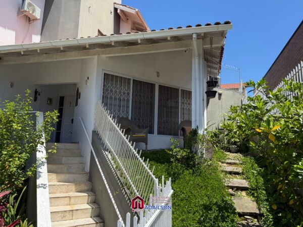 Linda Casa em Florianópolis, SC Brasil -Bairro Trindade com 4 dormitórios, sendo 2 suítes