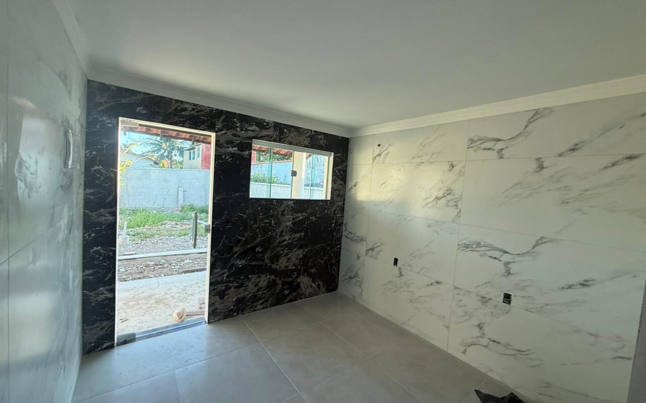 Excelente casa em terreno amplo, no bairro Cidade Nova por R$ 450.000.Aceita financiamento