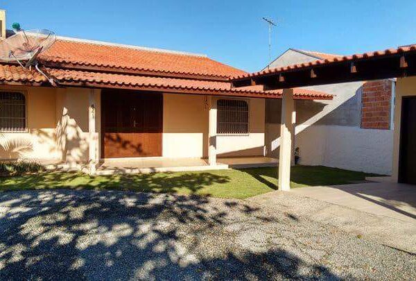 Casa 3 dormitórios 150m² 4 vagas Armacao Penha/SC