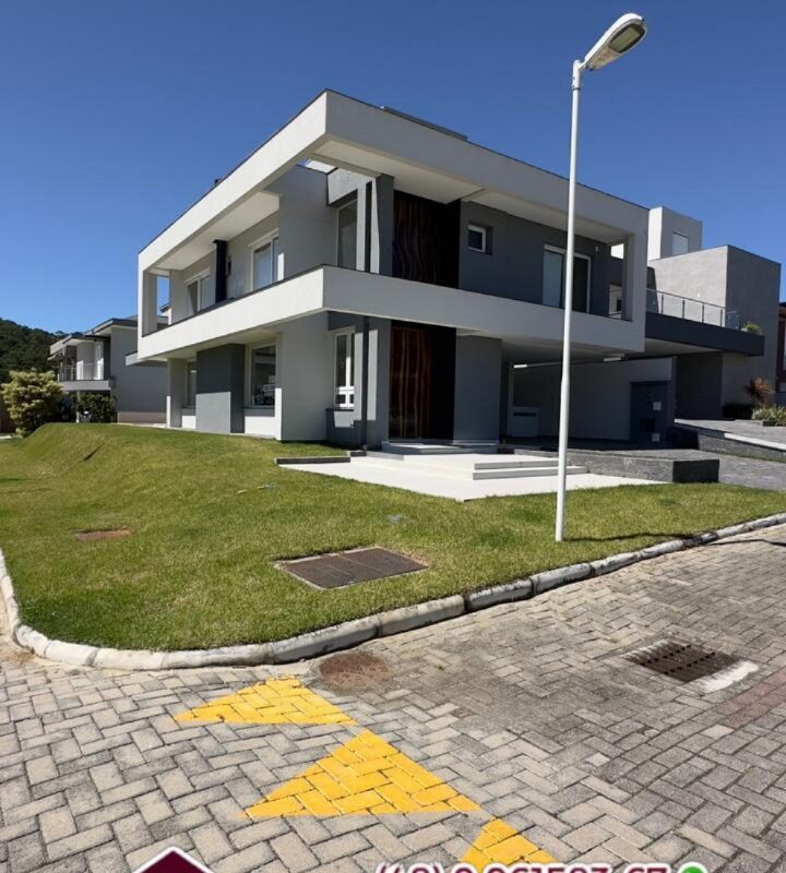 ✨CASA ALTOPADRÃO C/ ARQ. MODERNA nos Ingleses do Rio Vermelho, Florianópolis/SC✨BRASIL