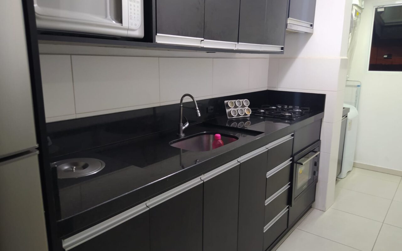 Apartamento com 2 Dormitórios sendo uma Suíte e sacada com churrasqueira