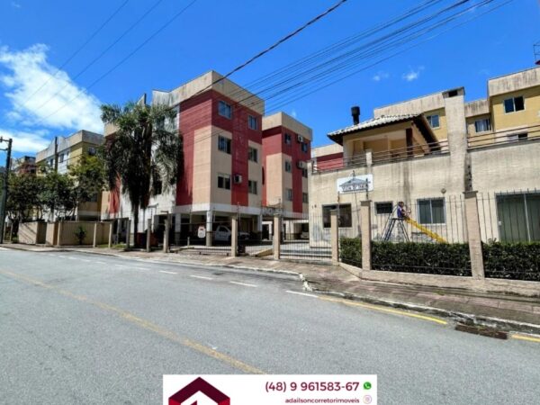 Apartamento 2 quartos e reformado à venda em São José SC! Bairro Real Parque