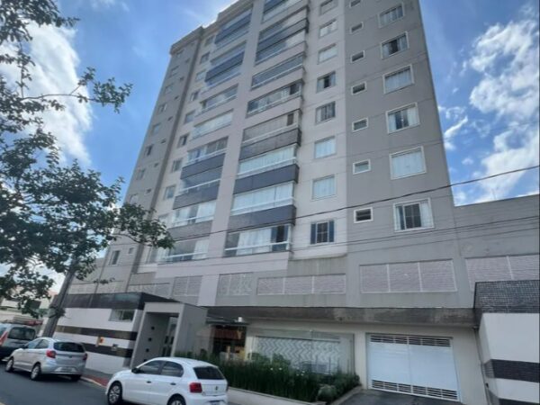 Apartamento semi mobiliado no centro de Jaraguá do Sul