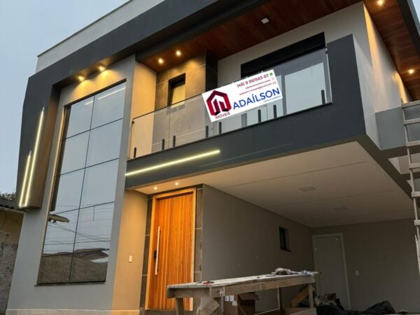 Casa à venda com 3 quartos sendo 3 suítes no Estreito/ Florianópolis, SC – Brasil