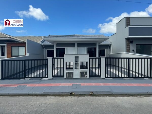 Casa com 2 Quartos e 1 banheiro à Venda por R$ 375.000, Palhoça -SC  Brasil