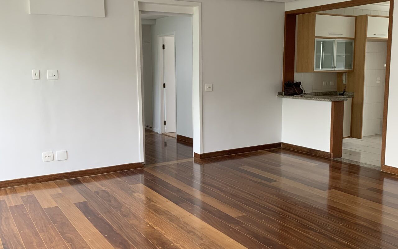 Vendo no Morumbi,3 Quartos, 2 Vagas de Garagem