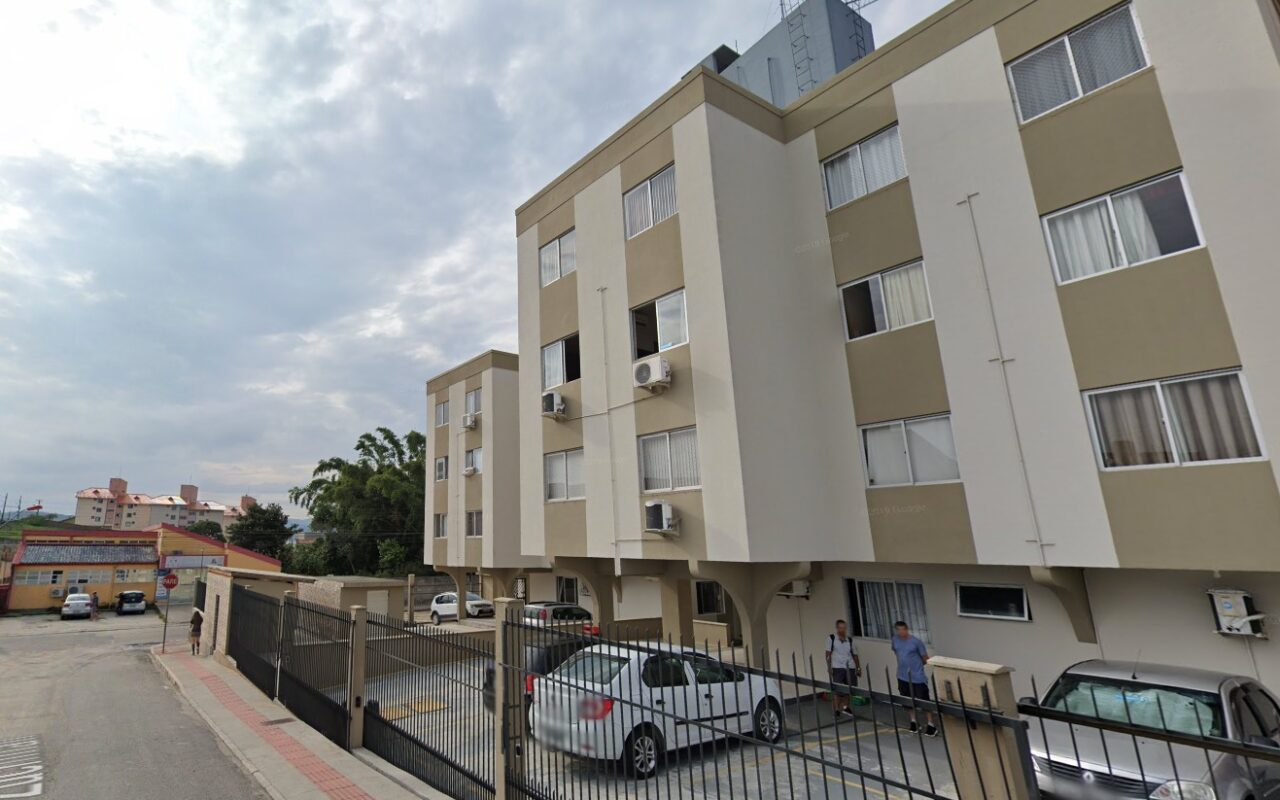 Apartamentos 2 dorm à Venda SC/ Em São José Serraria