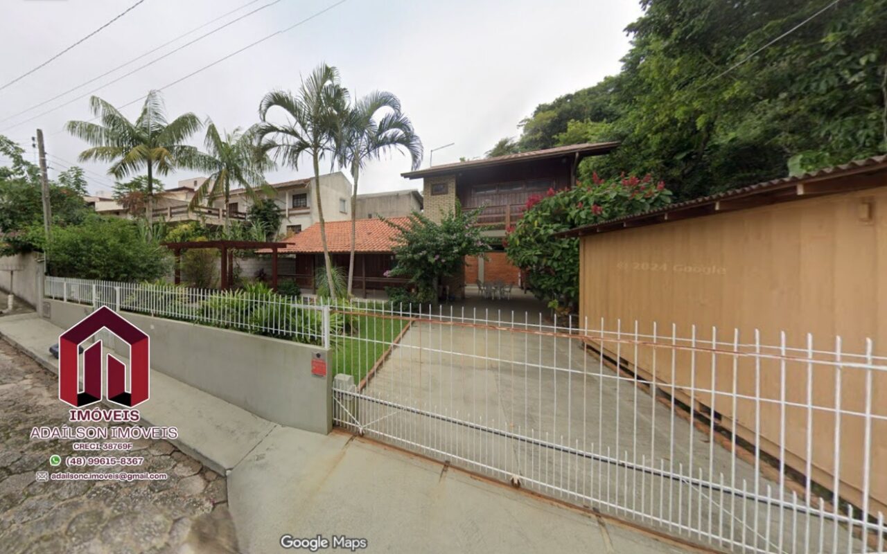 Belíssima casa sozinha no terreno a 700 metros da praia Ingleses. Florianópolis SC