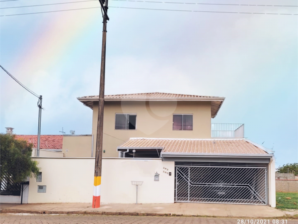 Sobrado de 3 quartos, 238m² no bairro Vila Santa Izabel, em Avaré