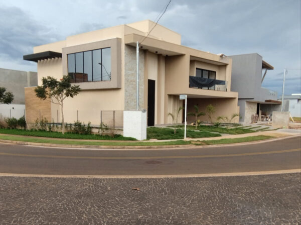 SOBRADO DE ALTO PADRÃO | TERRAS ALPHAVILLE | ANÁPOLIS-GO | R$ 1.790.000