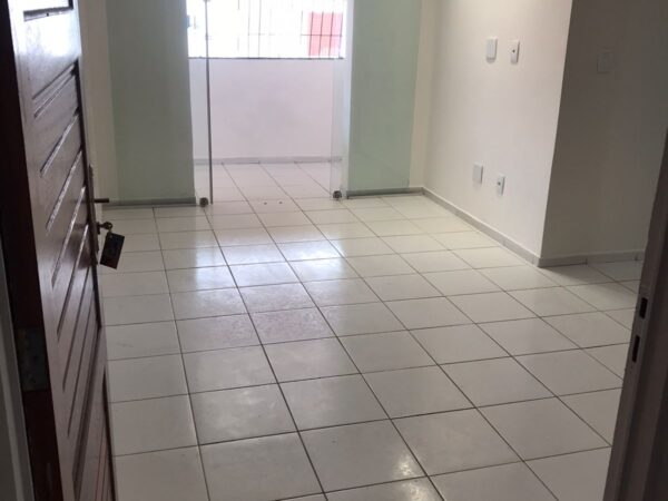 Apartamento de 2 Quartos todo reformado.Em Mangabeira