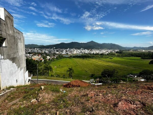 Terreno em condomínio fechado, ótima oportunidade!
