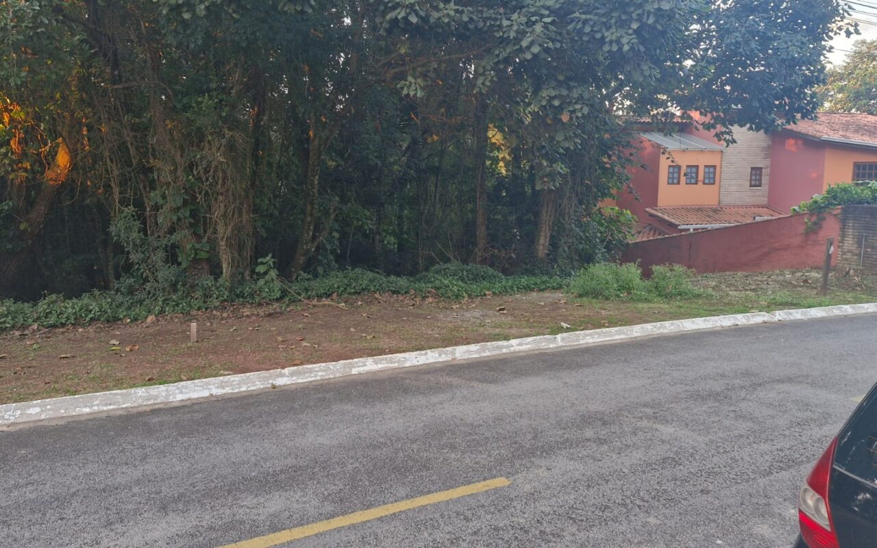 Terreno plano a venda com 510 metros em Barueri/SP,  dentro de con dominio fechado