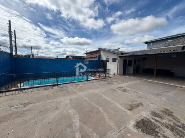 Casa de esquina no bairro Antonio Lopes. Lençóis Paulistas.. Aceita financiamento