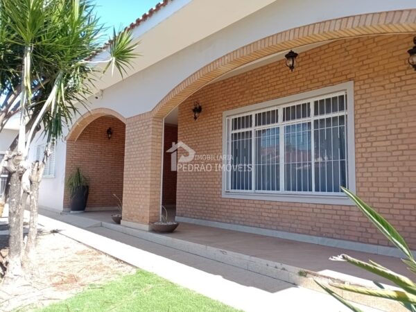Casa de 3 quartos, 266m² no bairro Parque Residencial São José, em Lençóis Paulista