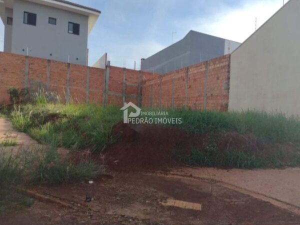 Lote/Terreno de 200m² no bairro Jardim Planalto, em Lençóis Paulista