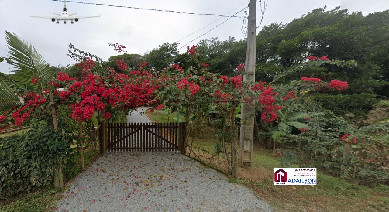 UMA LINDA CHACARA,  A 1 KM DO ASFALTO EM SANTO AMARO DA IMPERATRIZ SC
