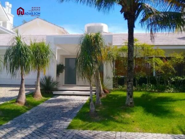 CASA FRENTE MAR NO PASSEIO DOS NAMORADOS JURERÊ INTERNACIONAL FLORIPA SC
