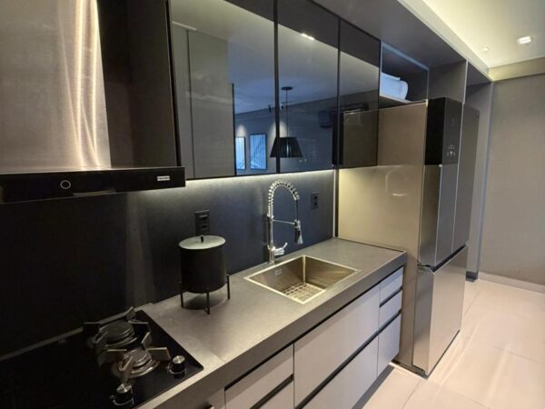 Apartamento em Tambaú, 2 Quartos, porteira fechada. Varanda. Andar Alto. Lazer completo