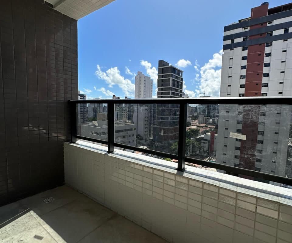 Oportunidade imperdível em Manaíra! Varanda, 2 Vagas de Garagem. Nascente Sul