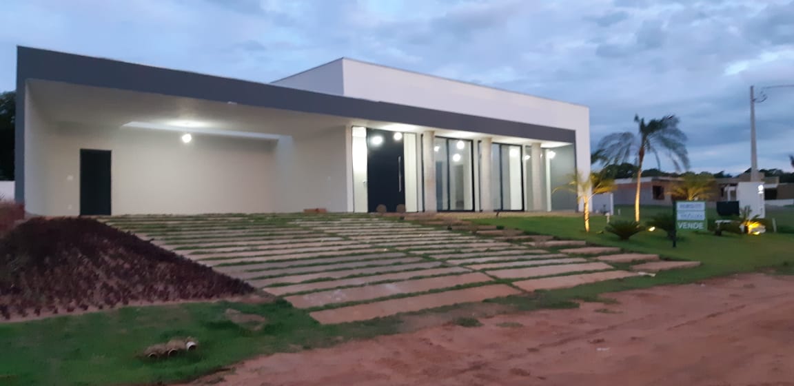 Casa de alto padrão com 4 Suites ,piscina, área gourmet, aquecimento,na Represa de Avaré