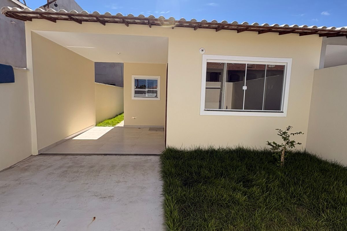 EXCELENTE CASA Á 200M DA PRAIA DOS UBÁS