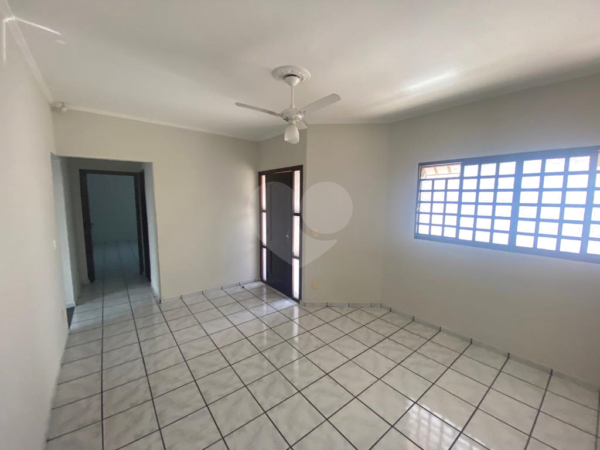 Casa de 3 quartos, 199m² no bairro Conjunto Sílvio Campanholi, em Lençóis Paulista