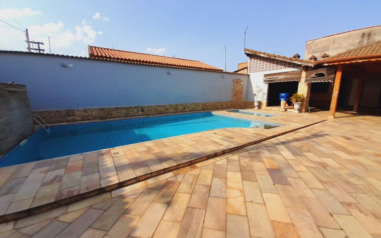 Casa ideal para quem gosta de aproveitar áreas externas . Beira Rio, Guaratinguetá
