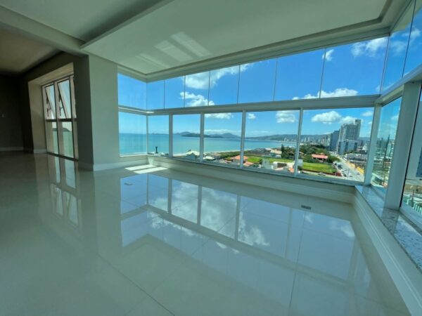 Apartamento 3 suítes 132m² 2 vagas Itacolomi Balneario Picarras/SC