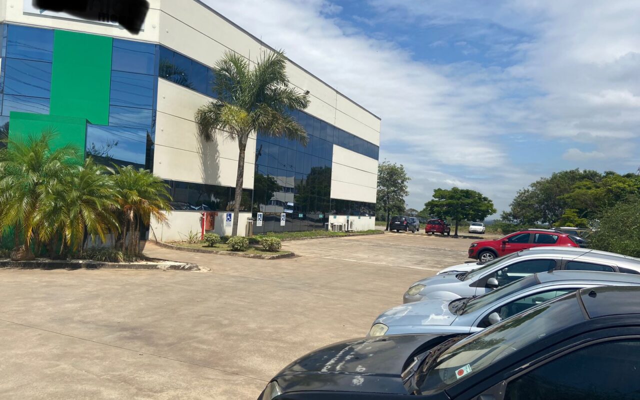 Prédio COMERCIAL/INDUSTRIAL com total segurança e tranquilidade