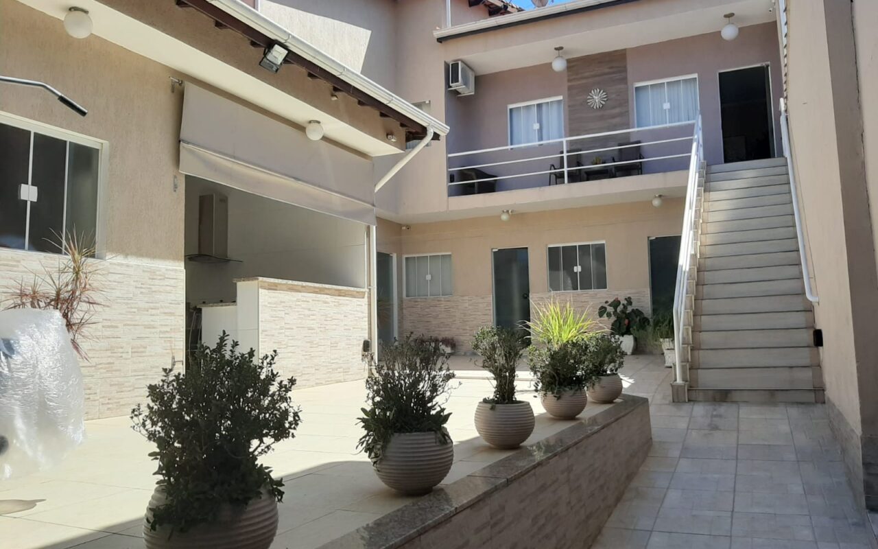 Casa no Bairro Stª Luzia , Guaratinguetá, quintal, Área Gourmet, 2 Vagas, Estuda Permuta