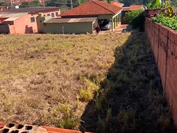 Terreno com 250m² à venda- Arealva -SP