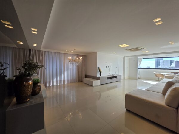 Apartamento Mobiliado de Alto Padrão no Aeroclube com Vista Deslumbrante para o Mar