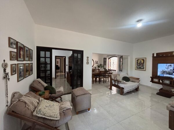 Excelente casa no jardim Paraíba em Aparecida/SP