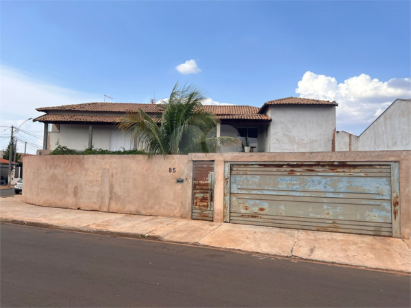 Casa de 3 quartos, 268m² no bairro Residencial Santa Terezinha I, em Lençóis Paulista