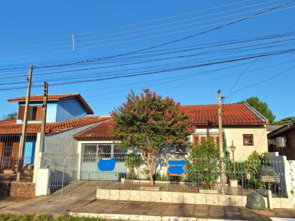 Belo imóvel, longe de enchentes e com tudo necessário perto de você, vem ser feliz!!!