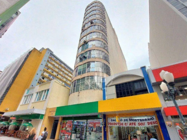 Sala Comercial em Floripa SC com 2 banheiro à Venda, 145 m² De R$ 700.000 por 649.899.00