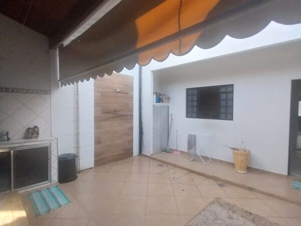 Excelente casa á venda ,quintal com churrasqueira , bairro Santa Rita em Guaratinguetá/SP