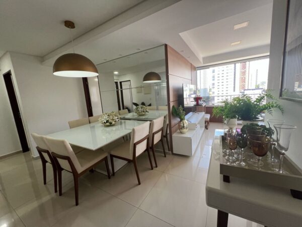 Apartamento excelente de 3 Quartos , 2 SUITES,2 Vagas de Garagem, varanda,em Manaíra , PB
