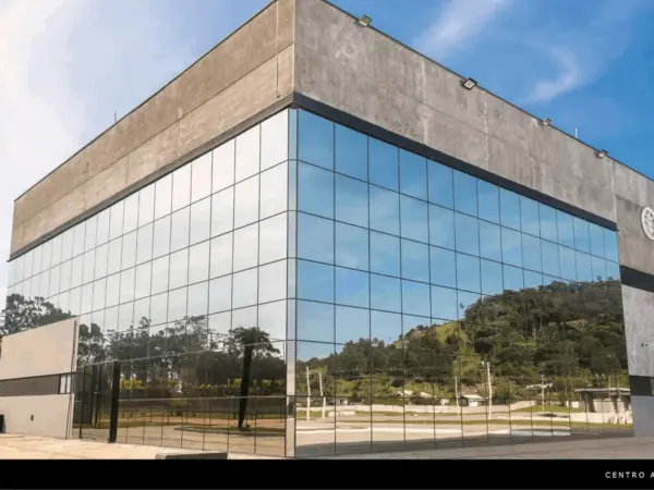 O Epicentro da Estratégia Logística: Galpão Premium com Heliponto e Conectividade