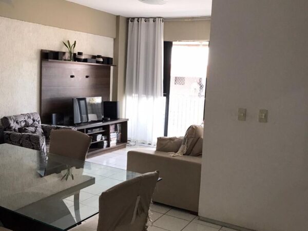 Apartamento em Manaíra . Com varanda e vista parcial do mar. Dependência