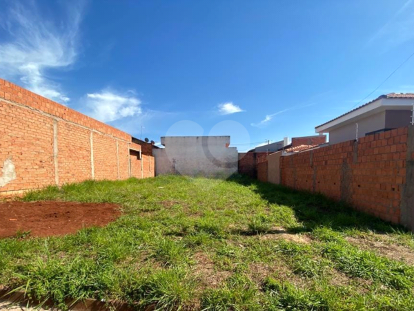 Lote/Terreno de 212m² no bairro Jardim Planalto, em Lençóis Paulista