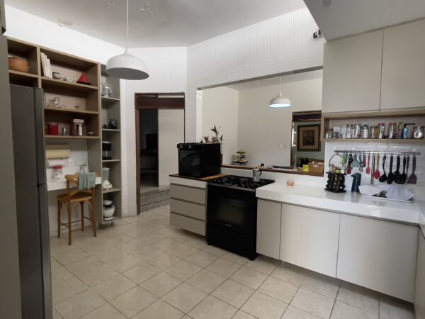 Casa à venda com 4 Quartos, 1 Suites, 3 Vagas, no Bessa – apenas 400m da praia!